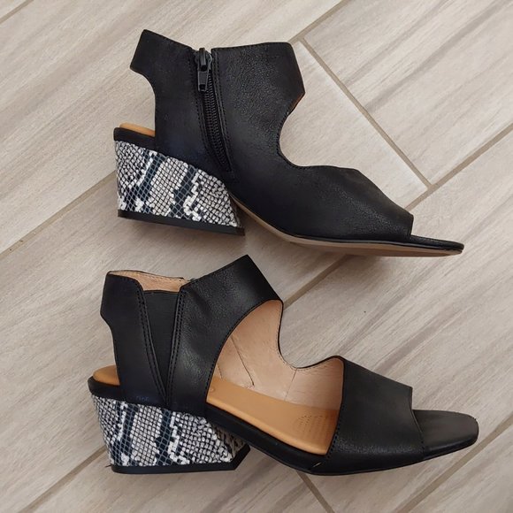 Corso Como SAYGE Black Open Toe 2 in Heel Sandal.    Size 6.5M - Picture 4 of 8